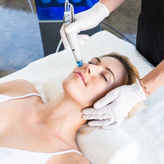 Phoenix Awakening Signature – Hydrofacial with LED O2 Dome Level II